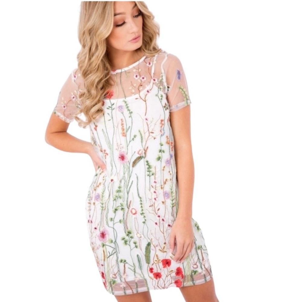 Lucy Paris Floral Embroidered Mini Dress Size Medium